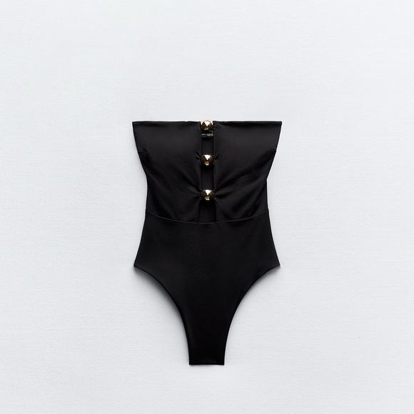 METAL PIECE BANDEAU SWIMSUIT
BLACK - Picture 1 of 3